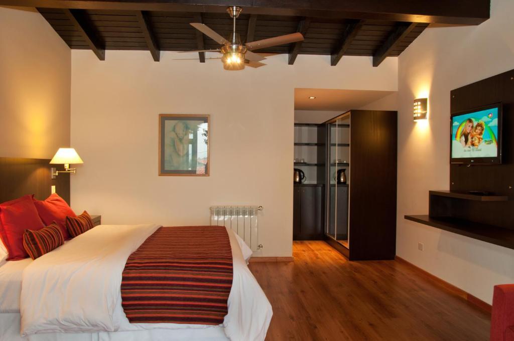 Monasterio Hotel Boutique San Carlos de Bariloche Phòng bức ảnh