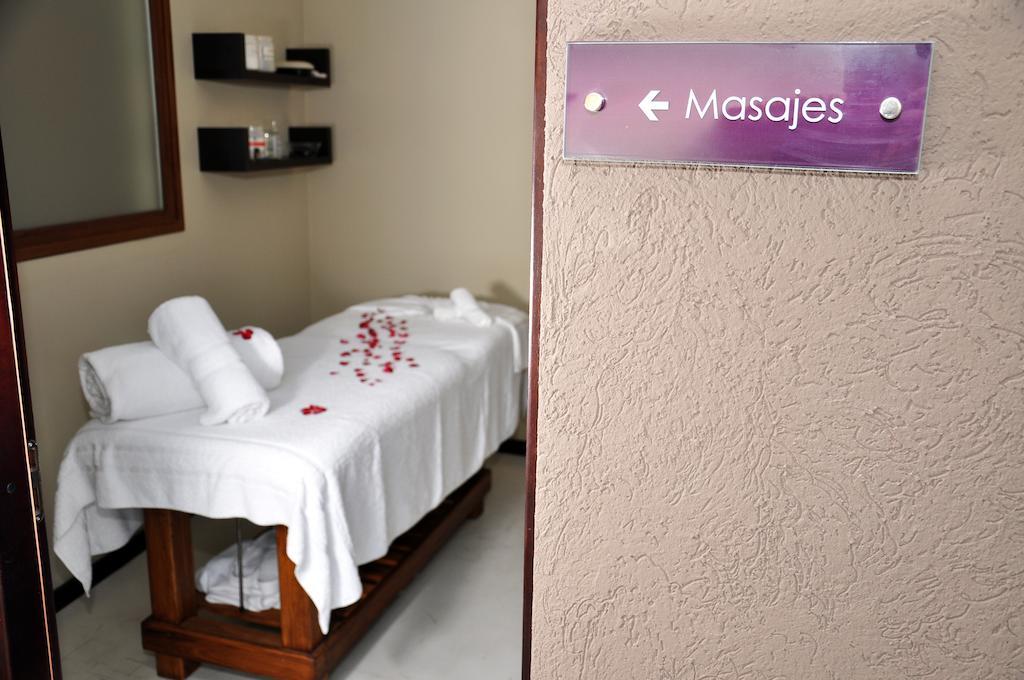 Monasterio Hotel Boutique San Carlos de Bariloche Ngoại thất bức ảnh